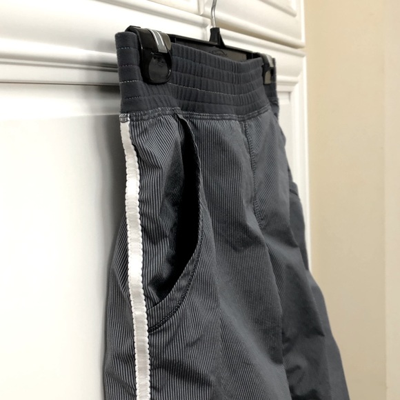 EUC Ivivva lightweight crop track pants - Picture 6 of 13